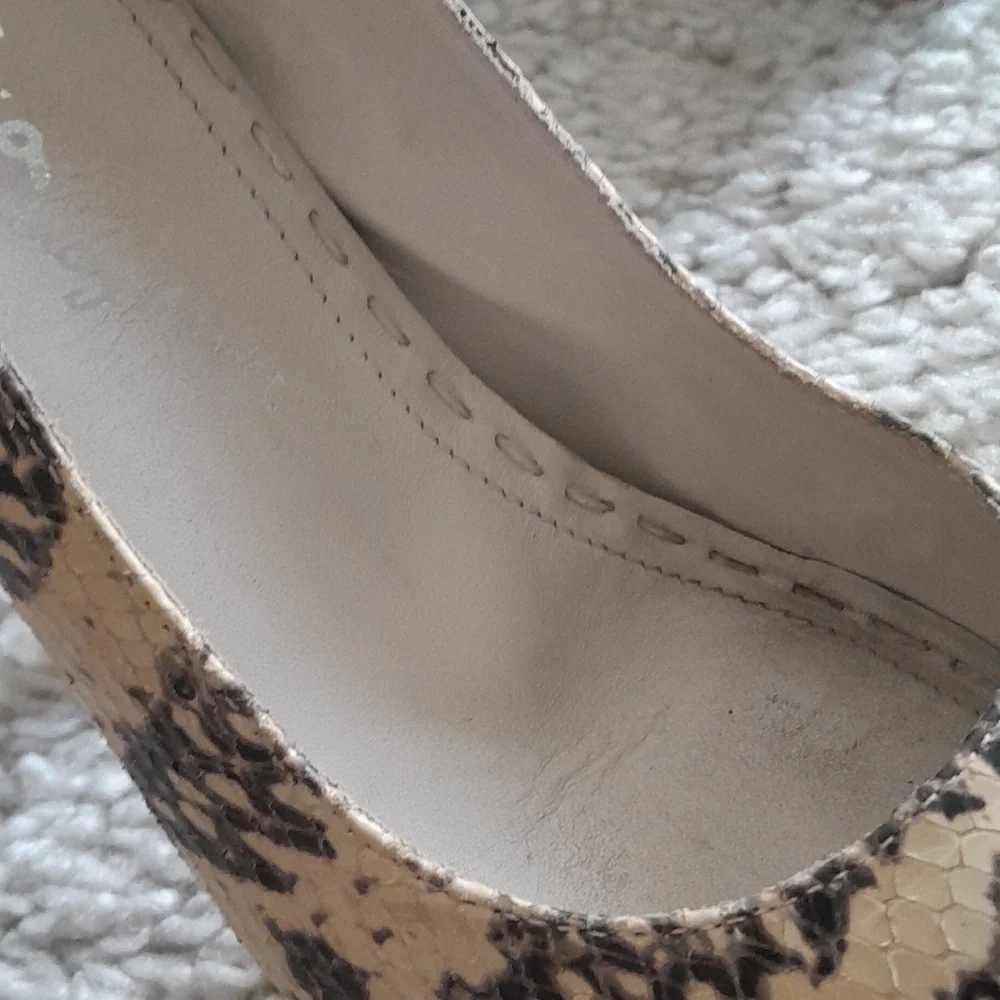 ALICE AND OLIVIA Larimore Leather Snake Skin Stiletto Platform Heels size 40